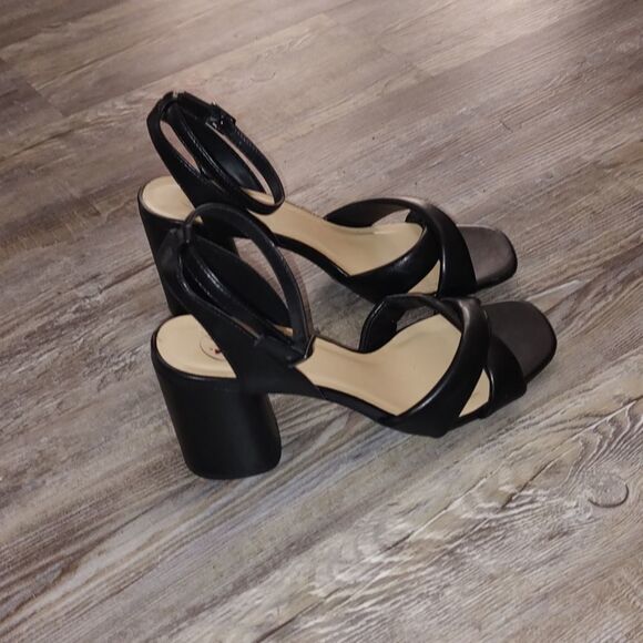 Derek Heart  black block heel  sandals  Sz 10 - Picture 5 of 7